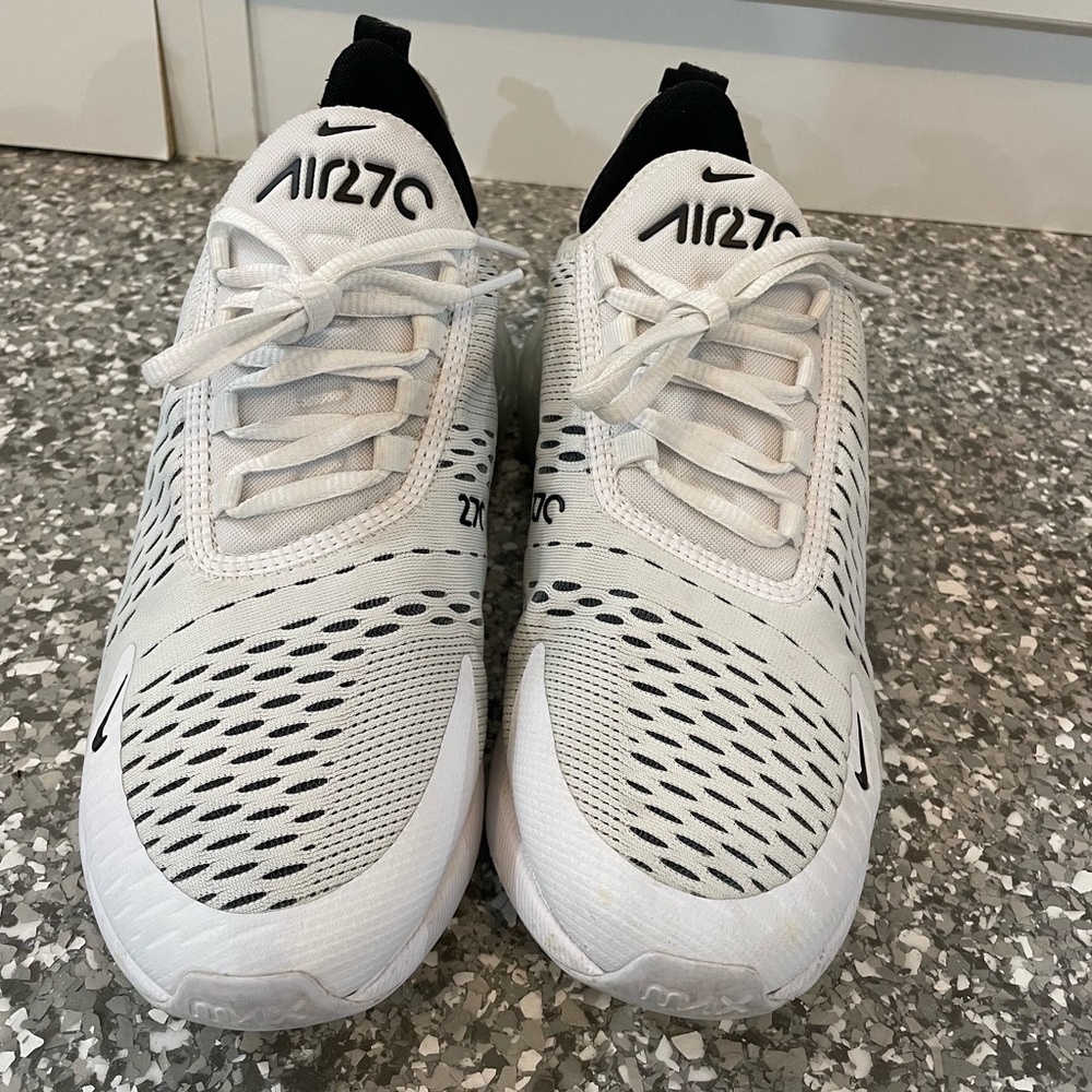 Nike Womens Air Max 270 Running Shoe